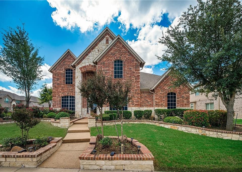 1st image of 804 Regal Bluff Ln
