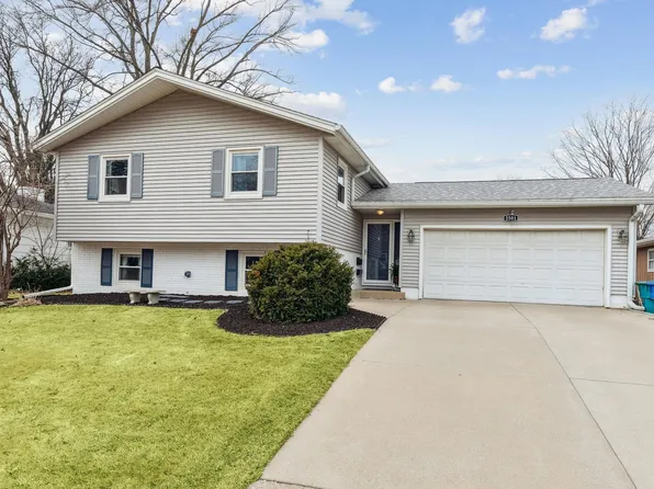 2501 2nd St, Moline, IL 61265