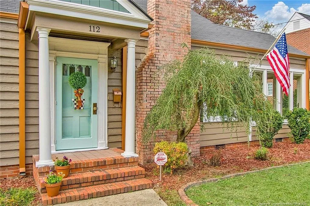 3 bed, 2.0 bath, 2001 sqft, $2,000 — Photo 3