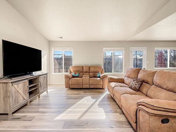 3rd image of 312 Catkin St