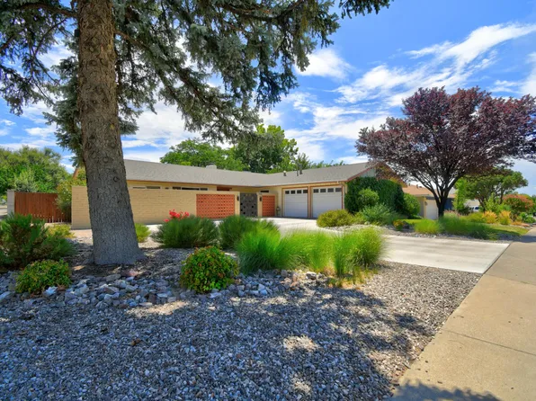 7516 Bellrose Ave NE, Albuquerque, NM 87110