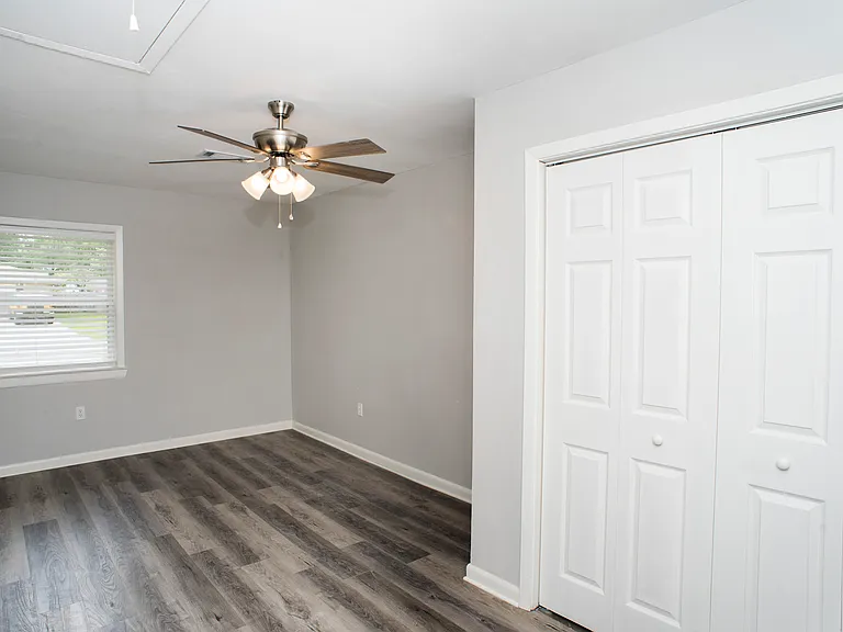 109 Walnut St — Photo 12