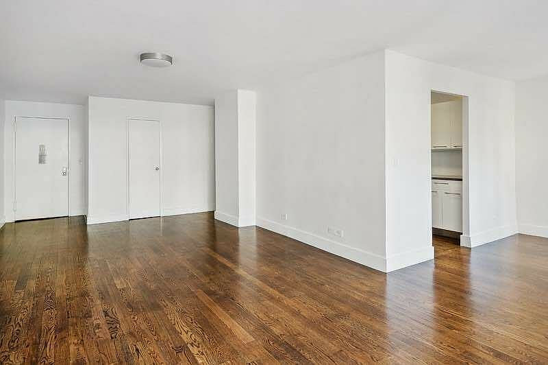 1st image of 220 E 63rd St #4MM
