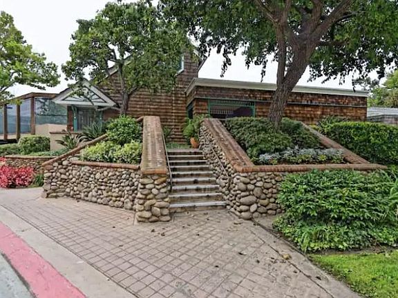 3rd image of 8850 Villa La Jolla Dr Unit 213