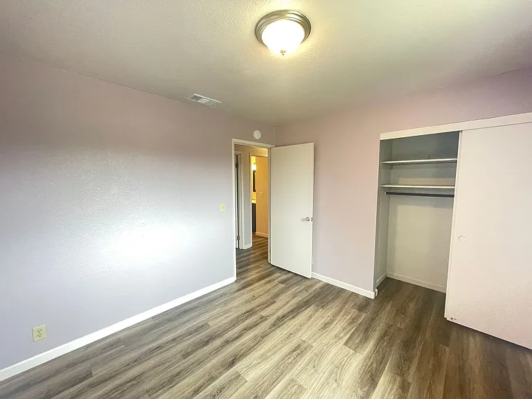 2613 Spring St — Photo 11