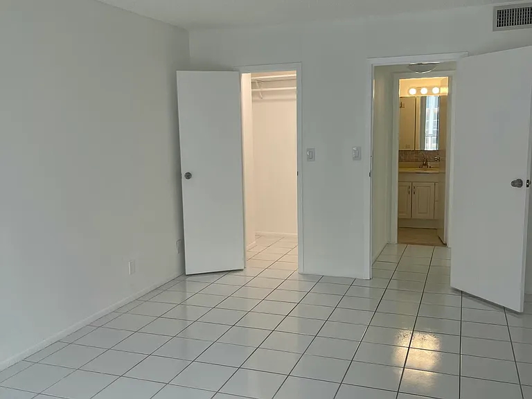 801 Three Island Blvd #306 — Photo 11