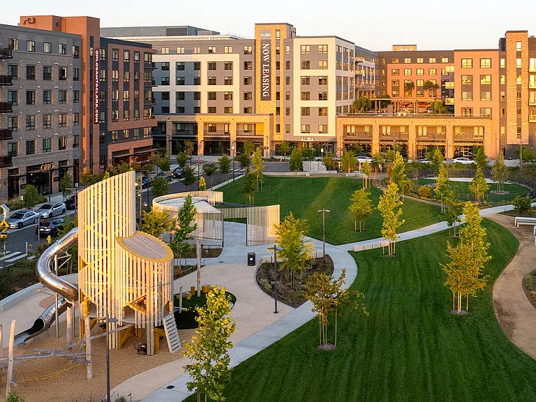 Alba - Gateway Crossing Park