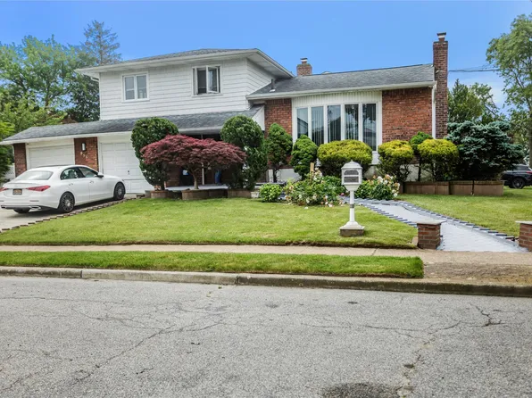 988 Howard Court, Baldwin Harbor, NY 11510