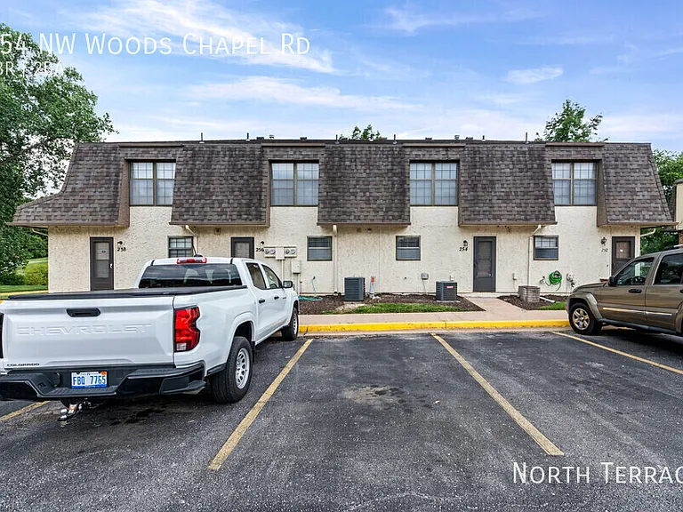 254 NW Woods Chapel Rd — Photo 12