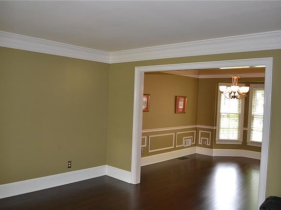 4th image of 2715 Winthrope Way