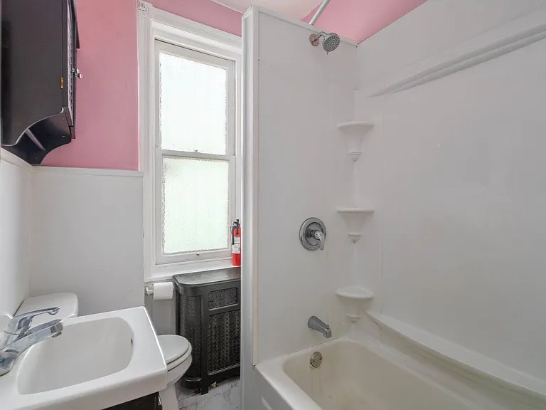 2341 S Woodstock St — Photo 13