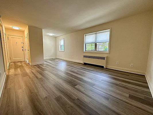 1st image of 7 Stratford Ave APT 1B