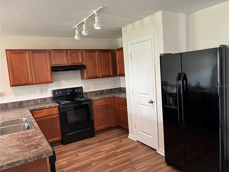 209 Fig Ct — Photo 5