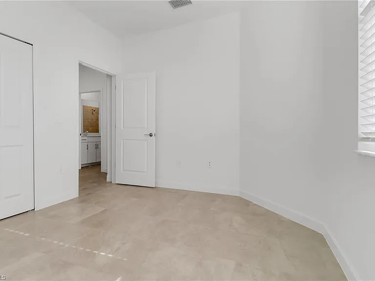 19708 Hinkley Dr — Photo 22