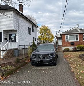 15 Hope Ave, Staten Island, NY, 10305