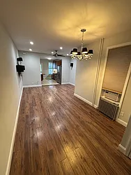 1868 Hart Street, #1R