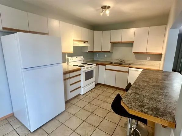 6203 S Bowness Rd NW #8, Calgary, AB T3B 0E2