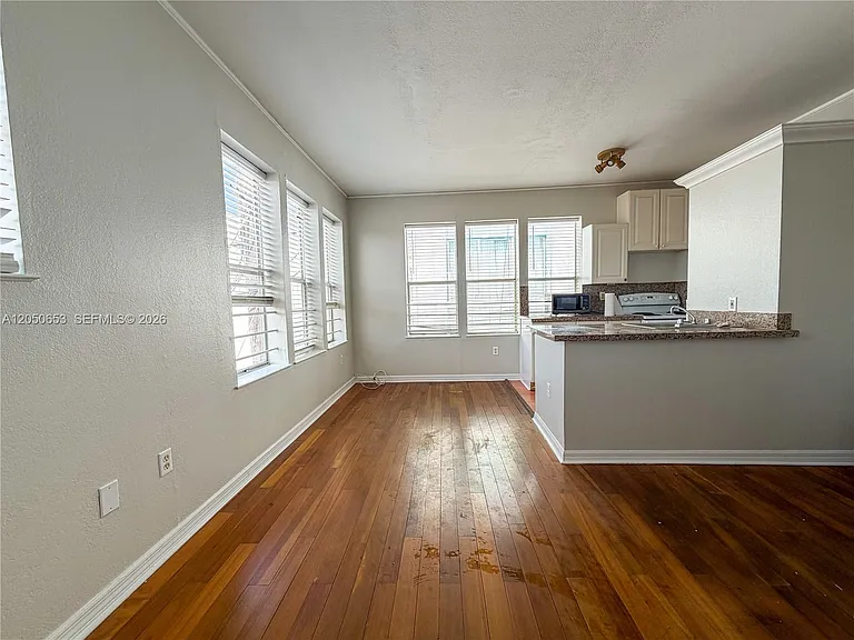 1027 Pennsylvania Ave #303 — Photo 5