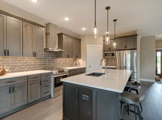 8745 Neal Ave, Stillwater, MN 55082