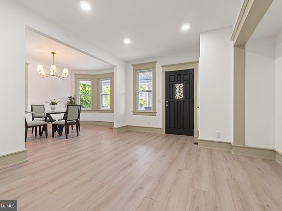 4th image of 23 Stewart Ave