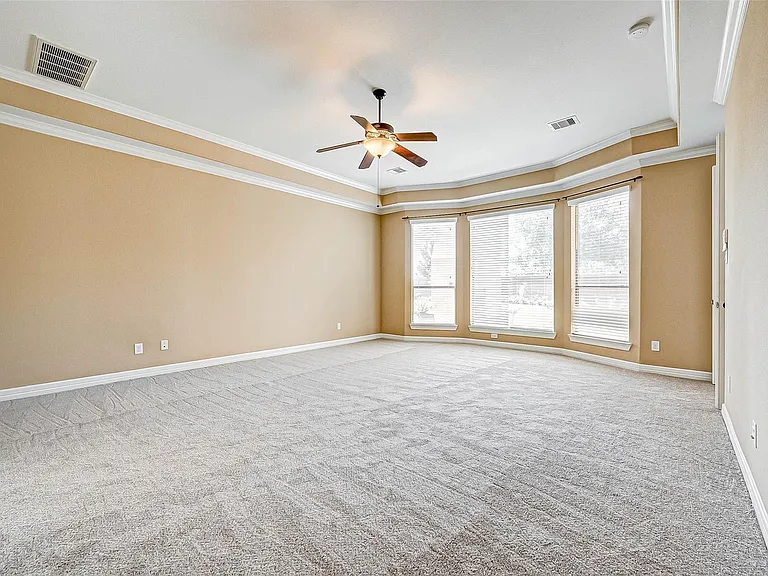 2914 Cotswold Ln — Photo 17