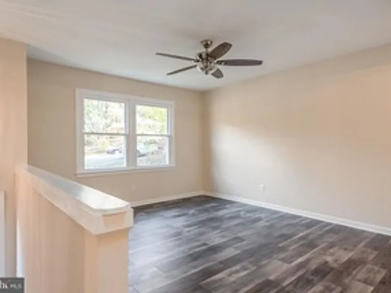 1013 Eastern View Dr — Photo 15