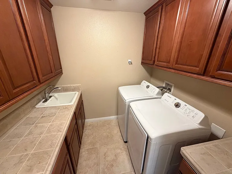 4304 Foxenwood Cir — Photo 19