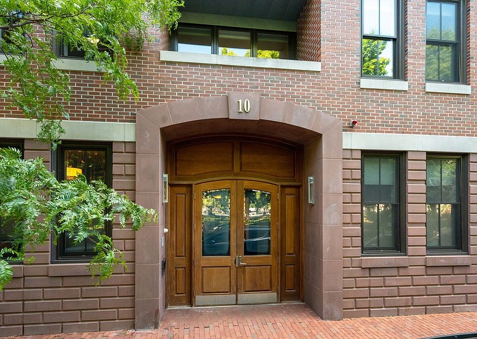 1st image of 10 Saint George St Unit 103