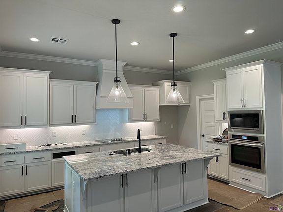 2nd image of 12025 Clare Ct