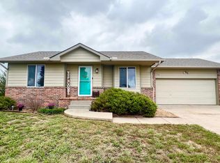 714 S Gatewood St, Valley Center, KS 67147