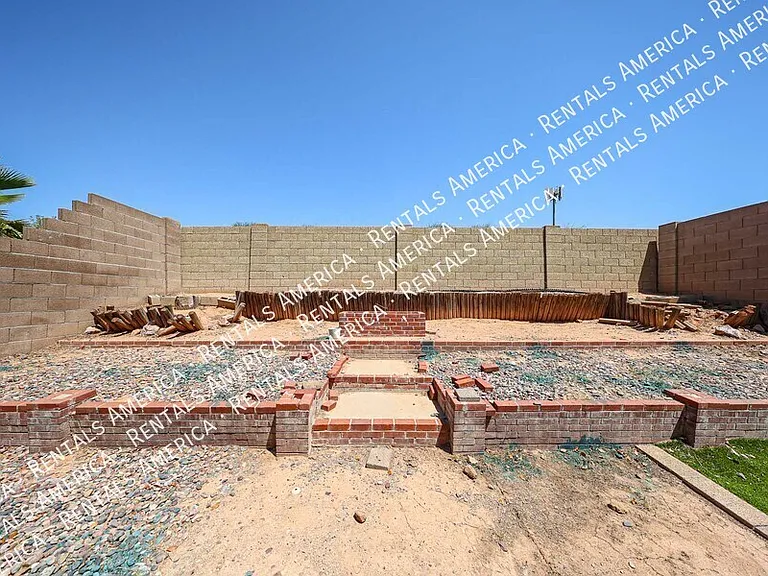 2834 E Isabella Ave — Photo 26