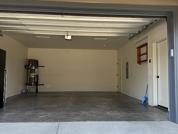 3rd image of 3311 NE 42nd Pl Unit 1