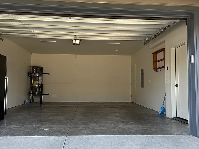 3311 NE 42nd Pl #1 — Photo 3