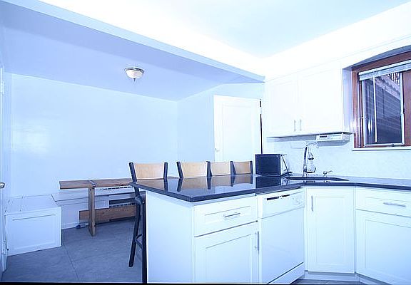 5th image of 6220 Dieterle Cres