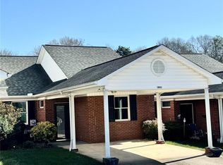 19942 Oak Leaf Cir, Cornelius, NC 28031
