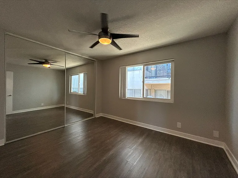 The Circle Apartments at Long Beach — Photo 93