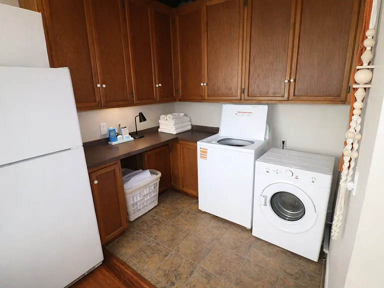 1054 N Grand St — Photo 18