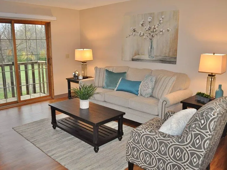 Island Place Apartments - On the River — Photo 39