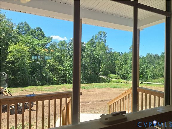 3rd image of 2078 E Courthouse Rd