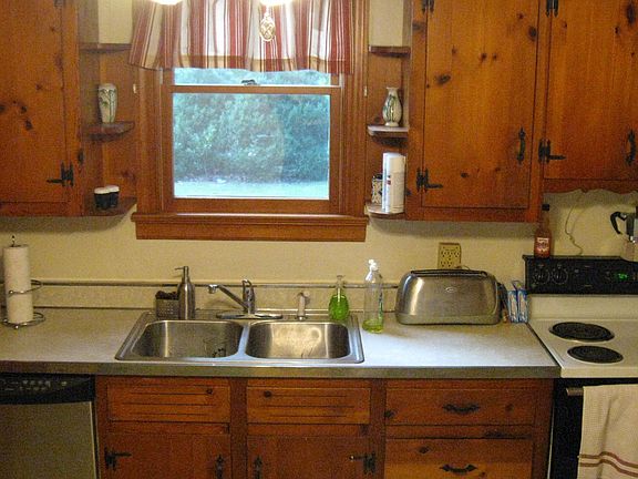 2nd image of 611 Byswick Ln