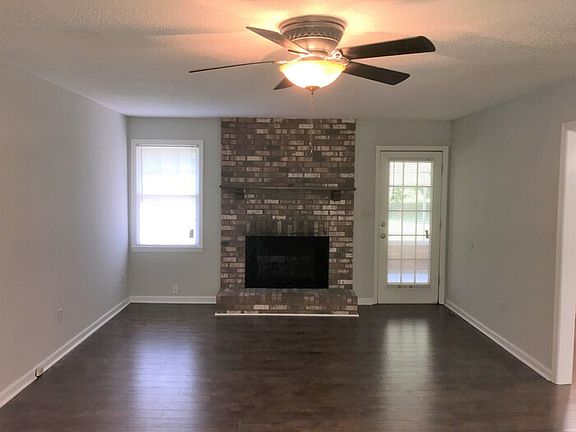 3rd image of 104 Woodshire Dr