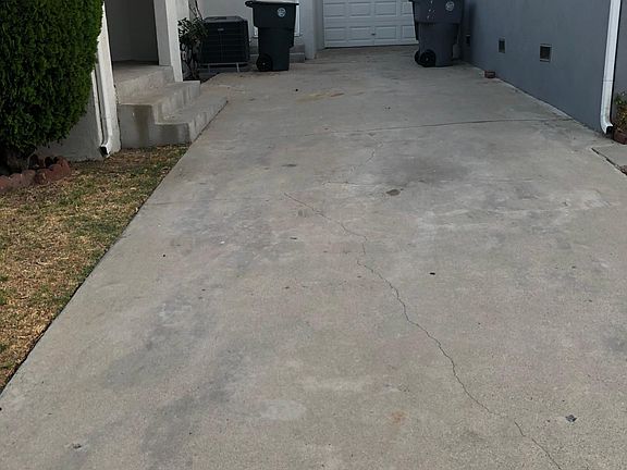 2nd image of 1219 Carlton Dr
