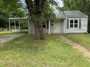 2524 SW Valley Brook Ln, Topeka, KS 66614