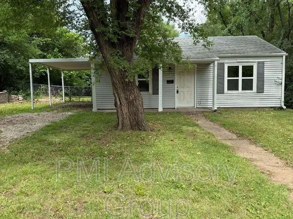 2524 SW Valley Brook Ln, Topeka, KS 66614