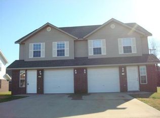 872 Meadowlands Dr, Centerton, AR 72719