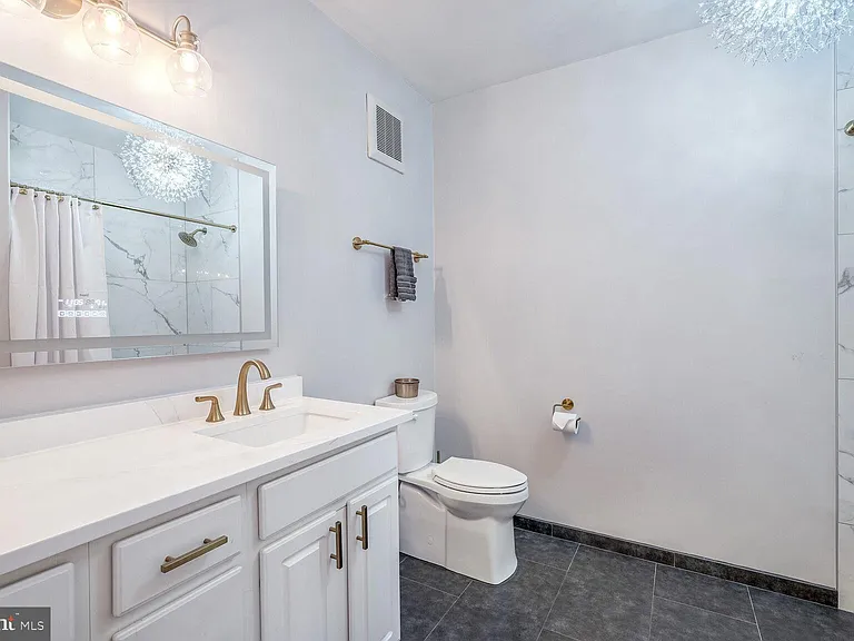 2101 N Monroe St #204 — Photo 8