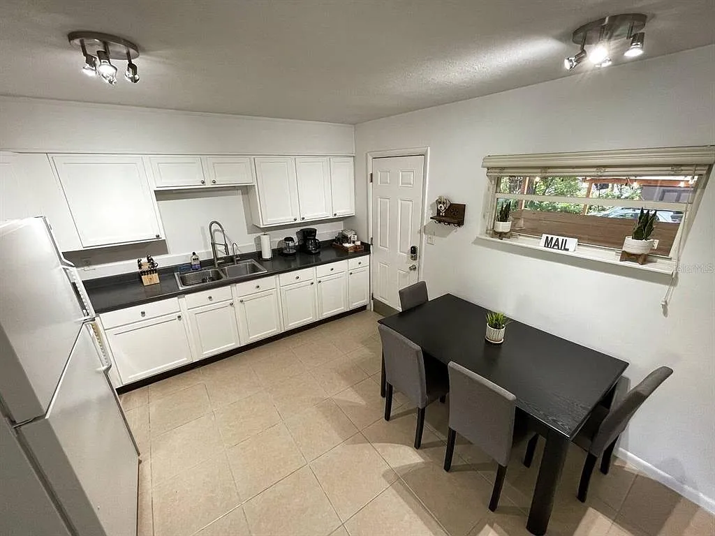 2 bed, 1.0 bath, 960 sqft, $1,395 — Photo 4