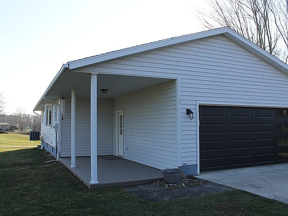 5th image of 66402 Barrett Hill Rd