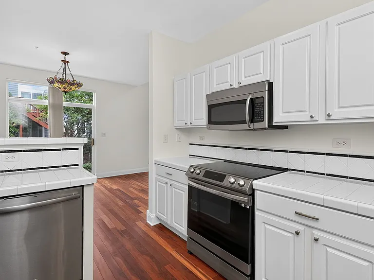 207 Tanglewood Dr — Photo 8