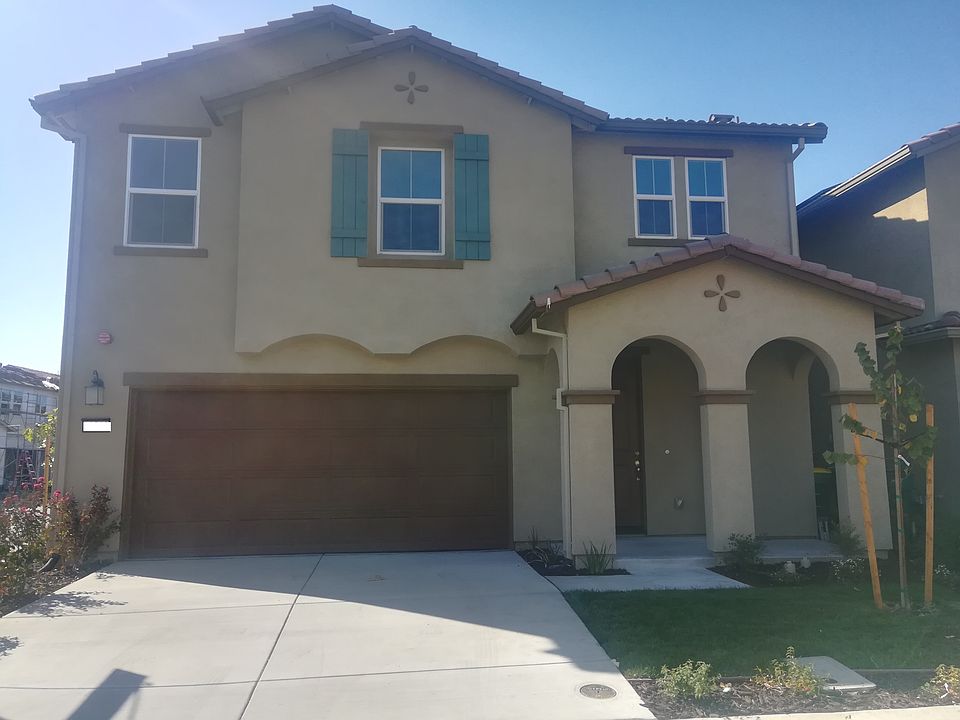 1st image of 130 Vicenza Dr